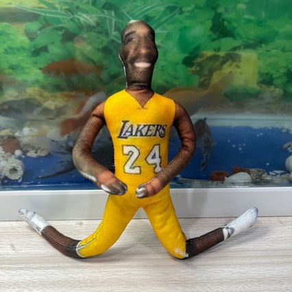 27cm basketbalspeler Kobe Brya - Cosplay Plushie Prop recensie en prijs